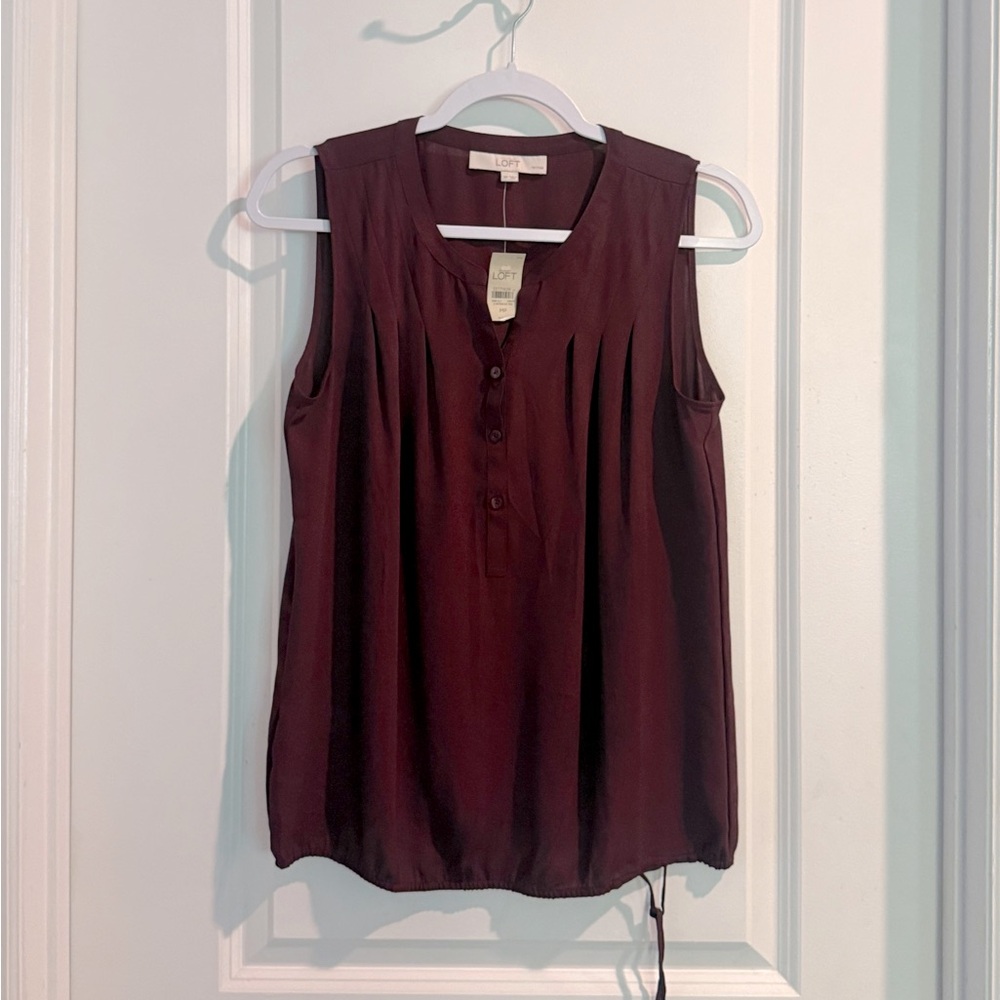 LOFT Women's Sleeveless Burgundy Top